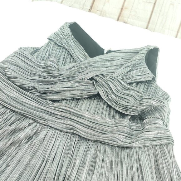 Lane Bryant Womens Gray Sleeveless V Neck Criss Cross Blouse Top Size 14/16 - Picture 4 of 13